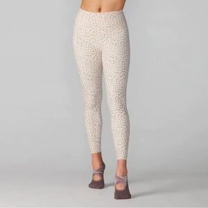 TAVI High Waisted 7/8 Tight Leggings / Dune Lynx / Small / Animal Print